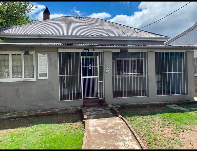 15 BEDROOM HOUSE FOR SALE IN SANDRINGHAM